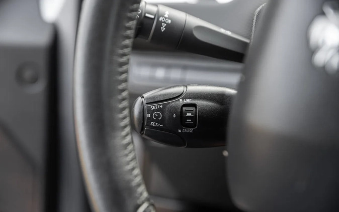 Peugeot 2008 cena 42900 przebieg: 143265, rok produkcji 2017 z Szczyrk małe 352